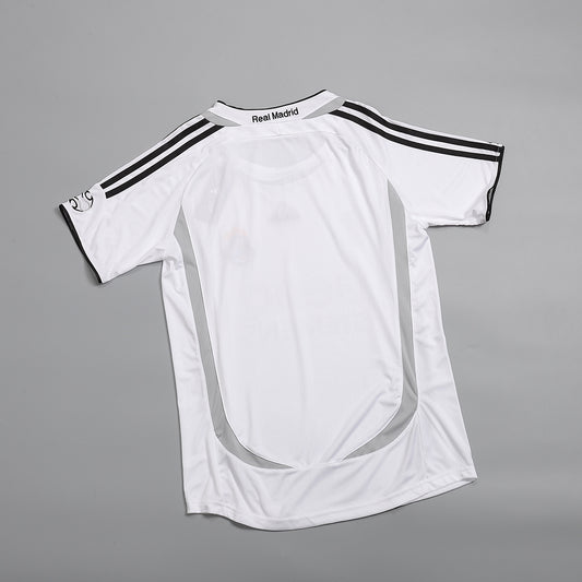 Koszulka piłkarska retro Real Madryt 2006/07 domowa