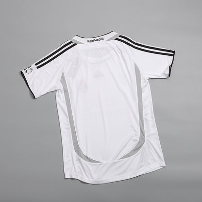 Koszulka piłkarska retro Real Madryt 2006/07 domowa SERGIO RAMOS #4