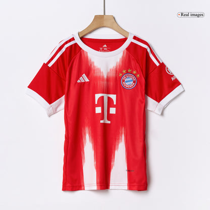 Dziecięcy zestaw piłkarski Bayern Monachium 2025/26 domowy - Kibula
